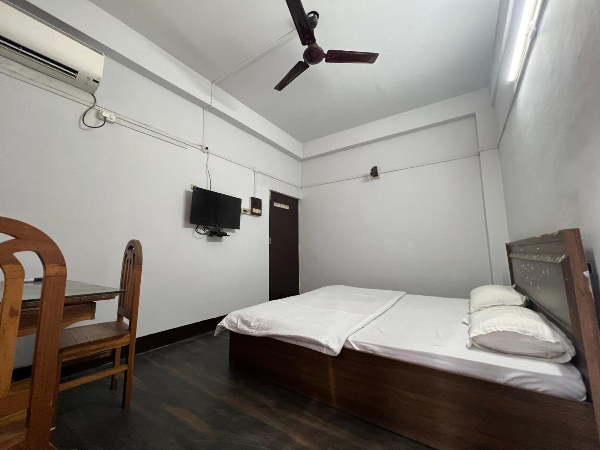 גווהטי Comfort Stay Residency מראה חיצוני תמונה